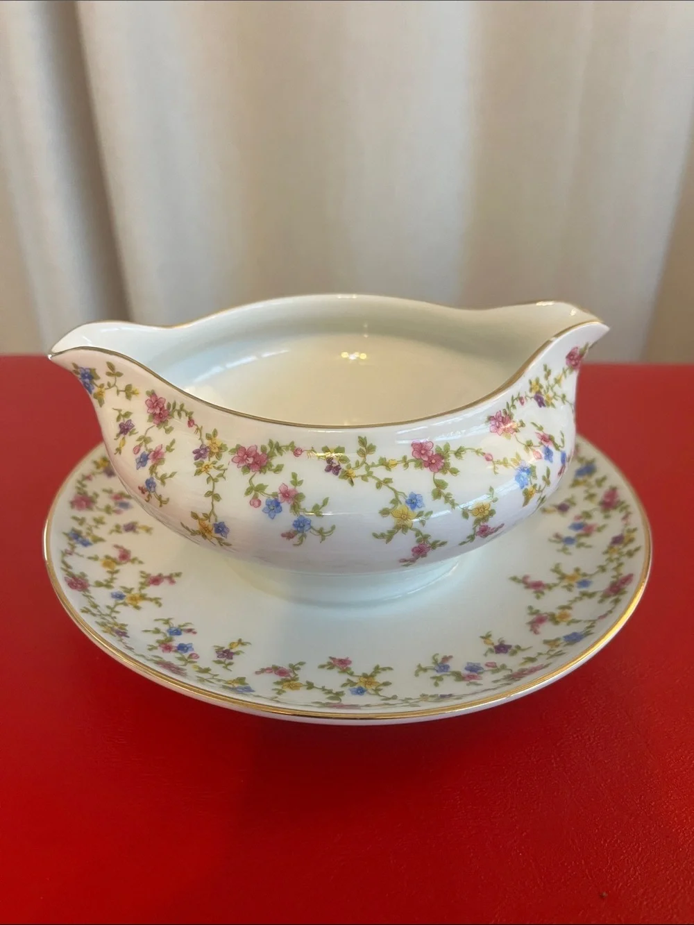 Gravy Boat with Attached Underplate 7.5”D saucer 5.5” gravy bowls
